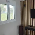 Appartement Sunny House Loutraki Is A Modern Loft Studio With Views Of The Bay And Mountains On The Top Floor With A Separate Entrance And Private Parking *
