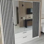 Sunny House Loutraki Is A Modern Loft Studio With Views Of The Bay And Mountains On The Top Floor With A Separate Entrance And Private Parking Appartement