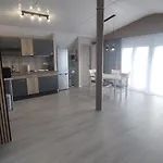 Sunny House Loutraki Is A Modern Loft Studio With Views Of The Bay And Mountains On The Top Floor With A Separate Entrance And Private Parking Isthmia