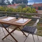 Sunny House Loutraki Is A Modern Loft Studio With Views Of The Bay And Mountains On The Top Floor With A Separate Entrance And Private Parking Isthmia
