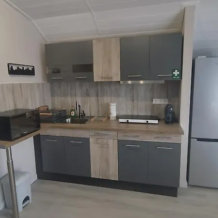 شقة Sunny Loutraki Is A Modern With Views Of The Bay And Mountains With Private Parking لوتراكي