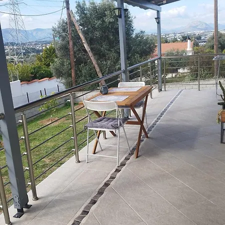Sunny Loutraki Is A Modern With Views Of The Bay And Mountains With Private Parking Appartamento