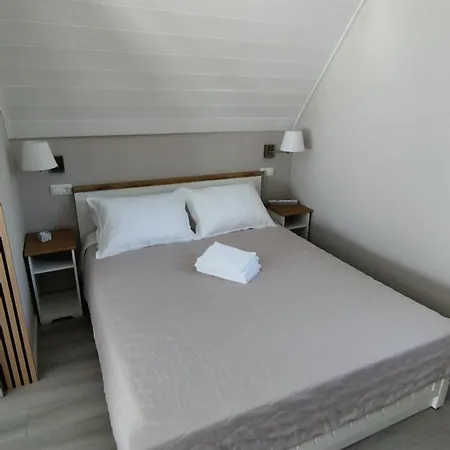 Sunny Home Is A Modern Studio With Views Of The Bay And Mountains With Private Parking איסטמיה