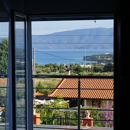 Sunny Loutraki Is A Modern With Views Of The Bay And Mountains With Private Parking *