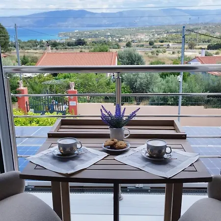 شقة Sunny Loutraki Is A Modern With Views Of The Bay And Mountains With Private Parking لوتراكي