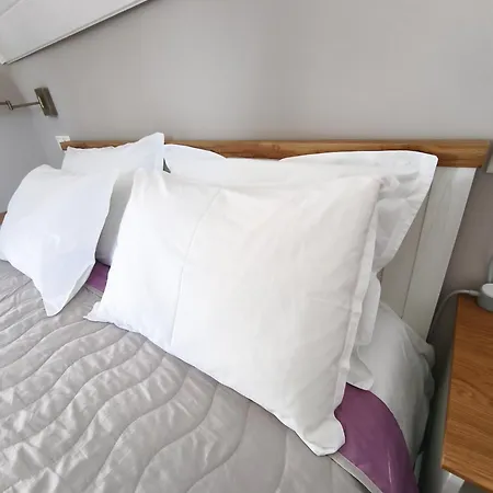 Sunny Loutraki Is A Modern With Views Of The Bay And Mountains With Private Parking شقة *