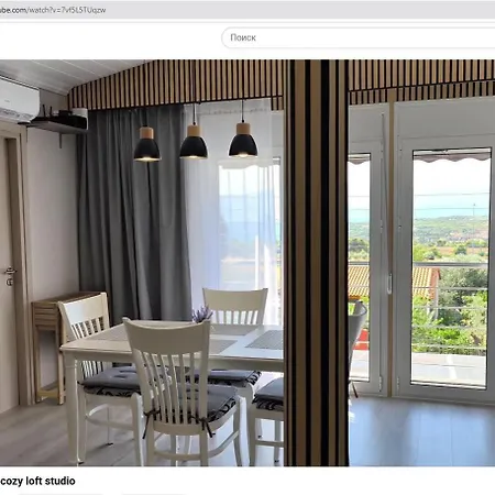 Апартаменты Sunny Is A Modern With Views Of The Bay And Mountains With Private Parking *