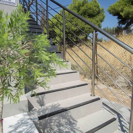 Sunny Is A Modern With Views Of The Bay And Mountains With Private Parking Лоутраки
