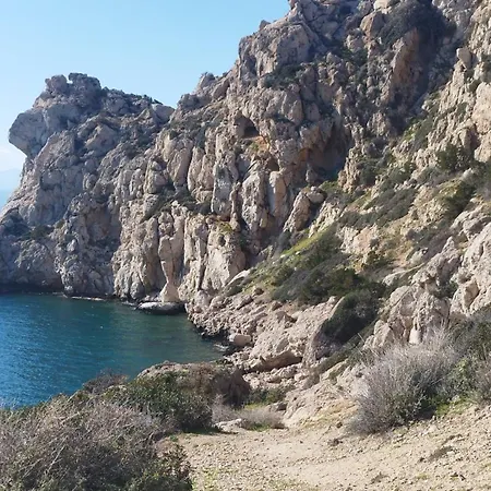 Sunny Is A Modern With Views Of The Bay And Mountains With Private Parking